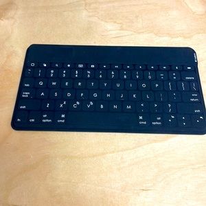 Bluetooth portable keyboard Logitech
